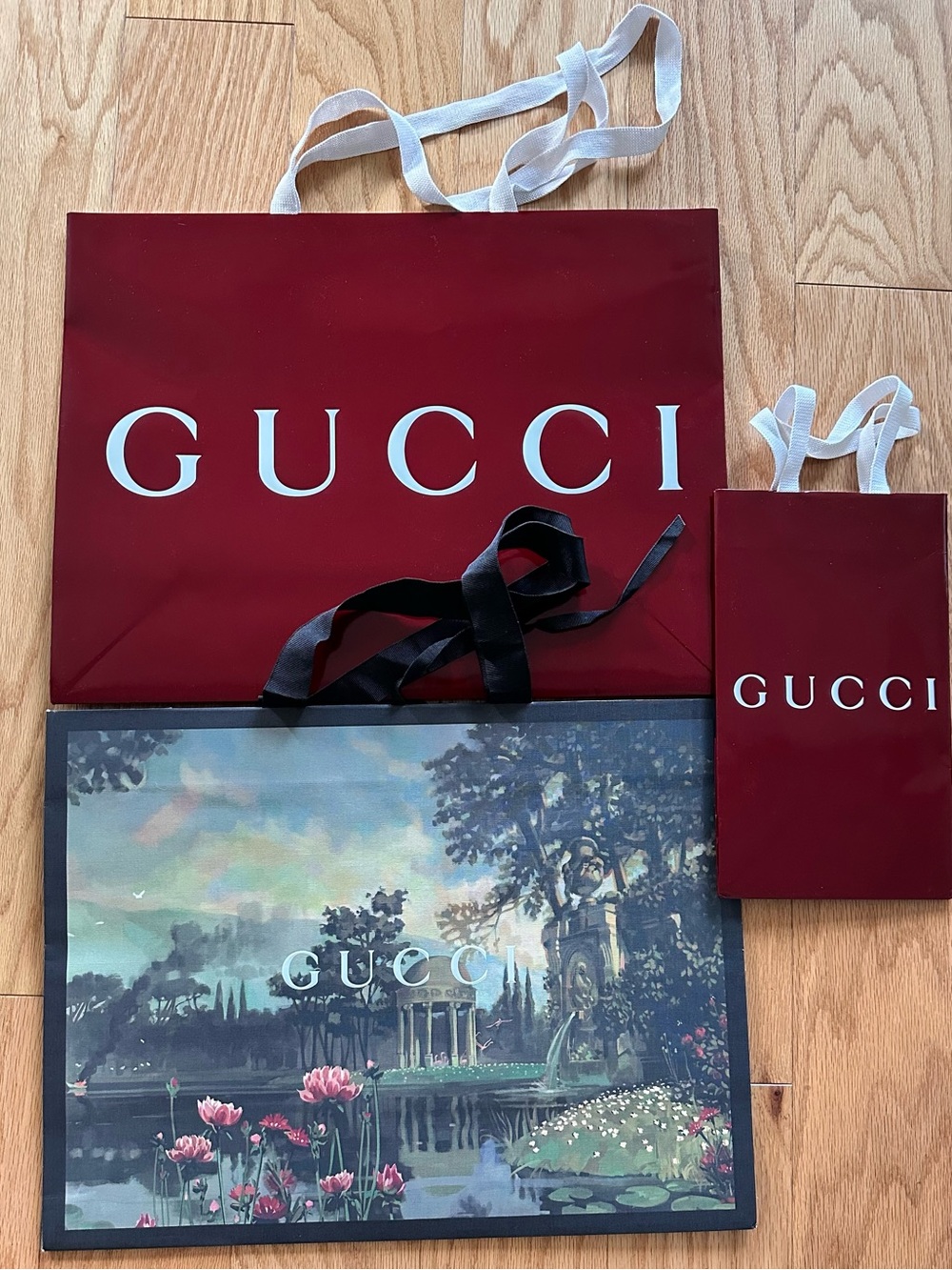 Gucci Red and Black Logo Shopping Bags Set